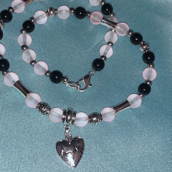 Necklace- collar length - Picture 3 of 4